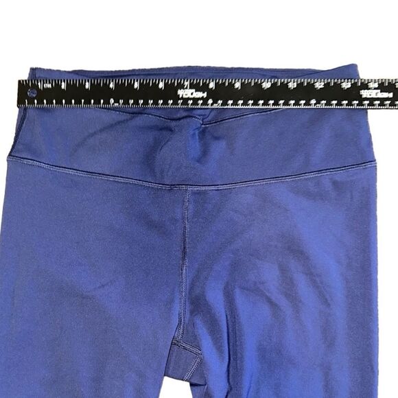 ATHELA- Women’s Navy Blue Accelerate 7/8 Tight Leggings,  Size Medium - Picture 9 of 15